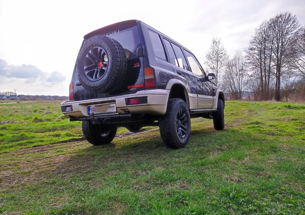 Suzuki Vitara cena 25900 przebieg: 240000, rok produkcji 1996 z Białystok małe 232